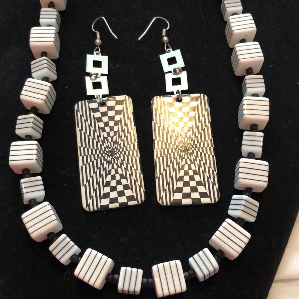 Vintage 70 earrings and necklace set
